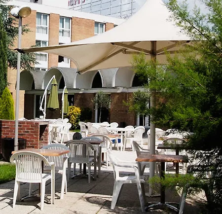 Ibis Styles Lille En Ferrain Hotel 2*