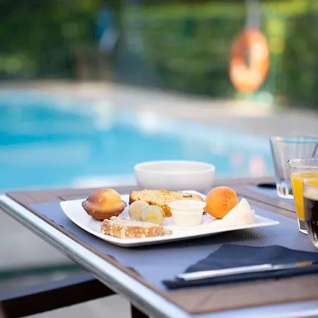Hotel Altia Neuville-en-Ferrain