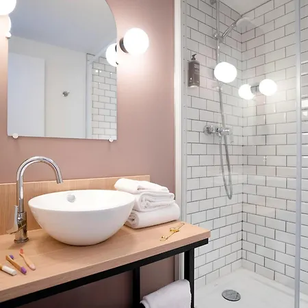 Ibis Styles Lille En Ferrain Otel 2*